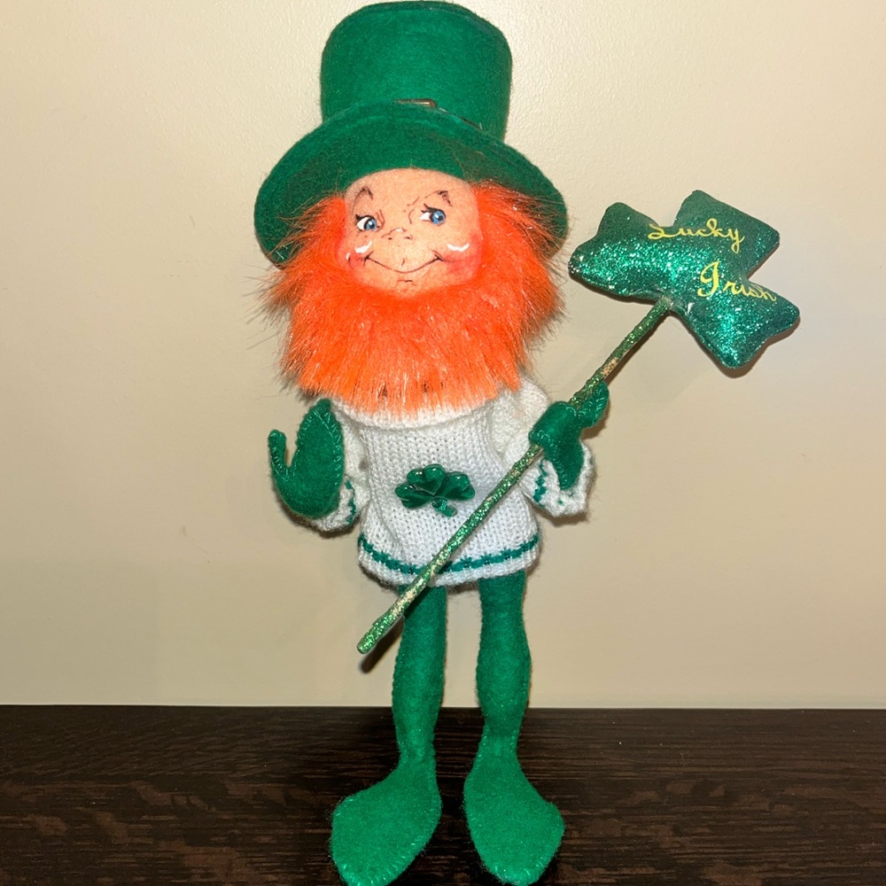 Annalee 10" Lucky Irish Leprechaun Elf St. Patrick's 2008 Grin Sweater Clover